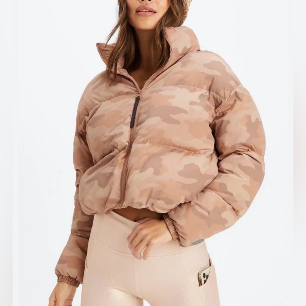 Fabletics Women's Wander Tan Camo  Cropped Puffer Jacket Size XXL High Collar